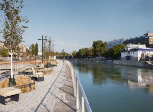 Klar Schiff: die schwimmenden Gärten von Carla Lo Landschaftsarchitektur am Wiener Donaukanal, ein neuer Freiraum für die Stadt Wien.