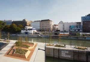 Klar Schiff: die schwimmenden Gärten von Carla Lo Landschaftsarchitektur am Wiener Donaukanal, ein neuer Freiraum für die Stadt Wien.
